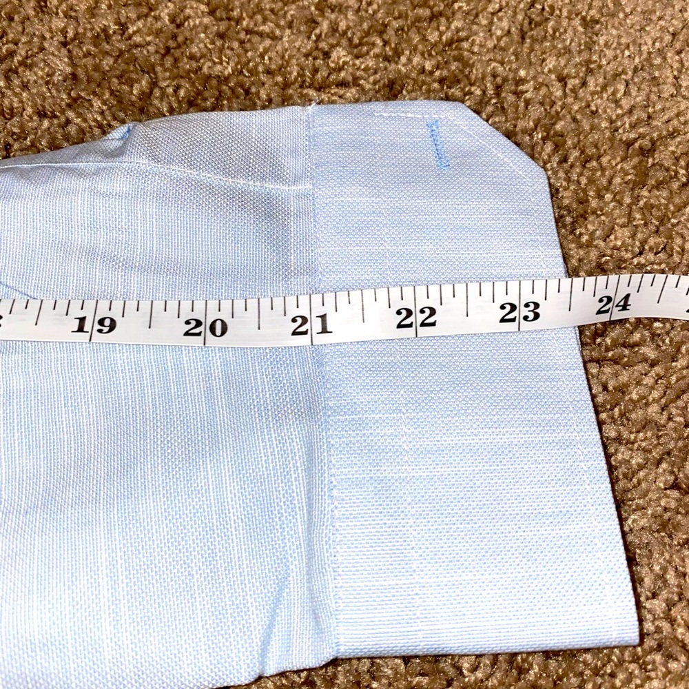 Men’s dress shirt. M and L size available.